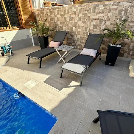 Mit Privaten Pool Дом отдыха *